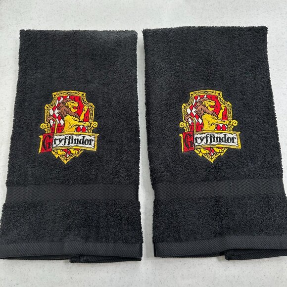 Harry Potter Towels Embroidered Gryffindor Hand Towel Set Hogwarts Wizard Witch - Picture 7 of 11
